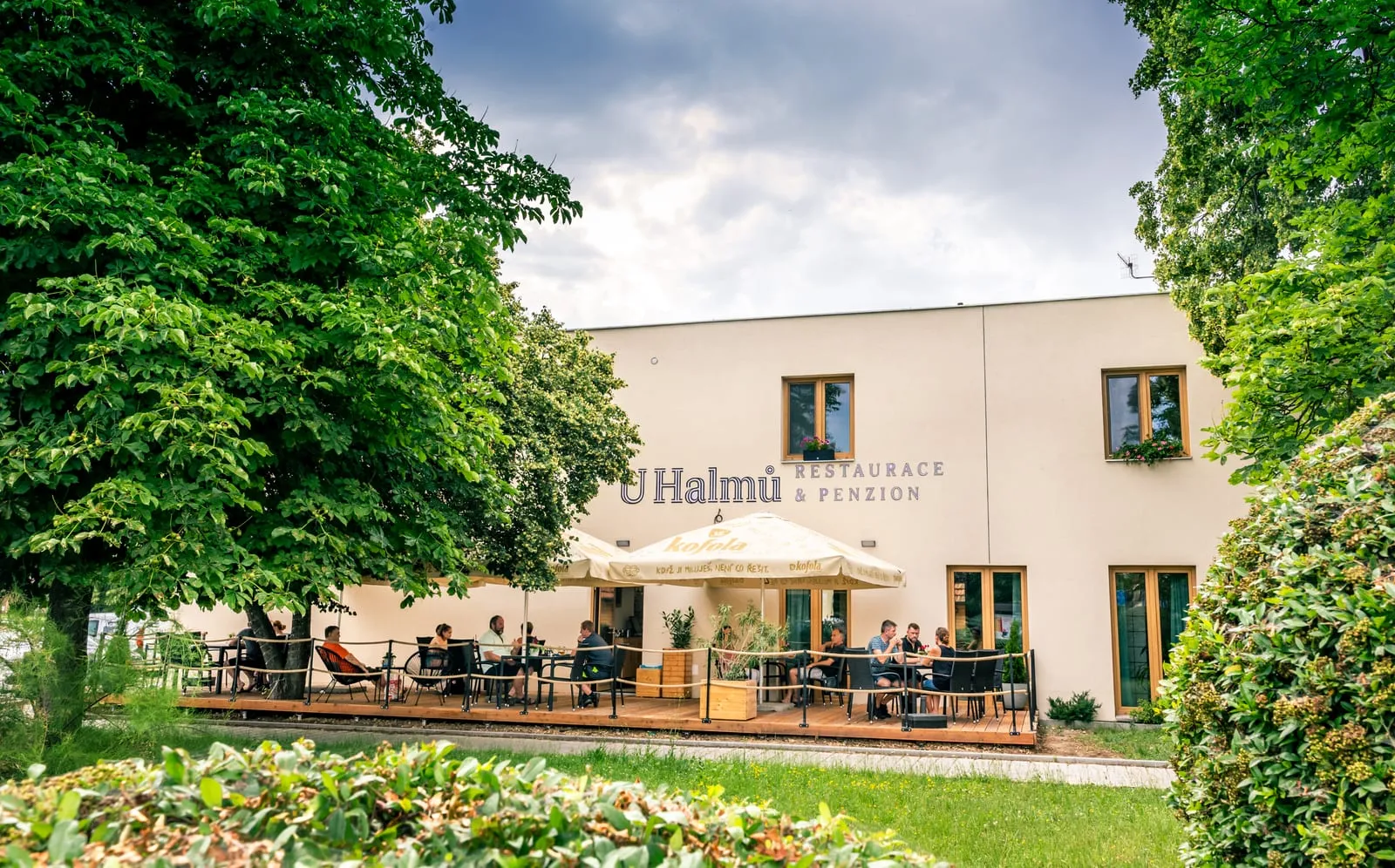 Budova restaurace a penzionu U Halmů v Hustopečích