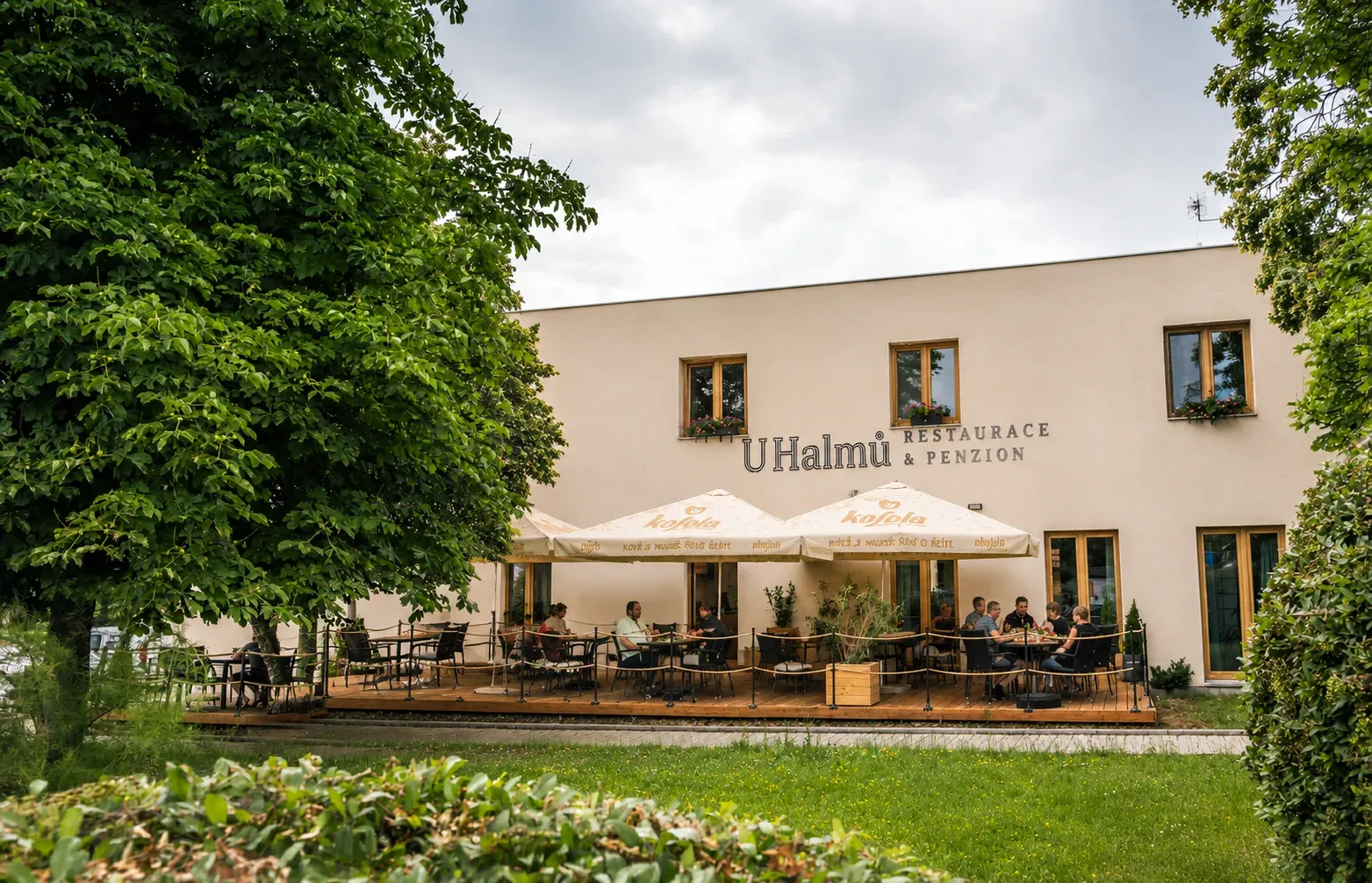 Terasa restaurace a penzionu U Halmů v Hustopečích